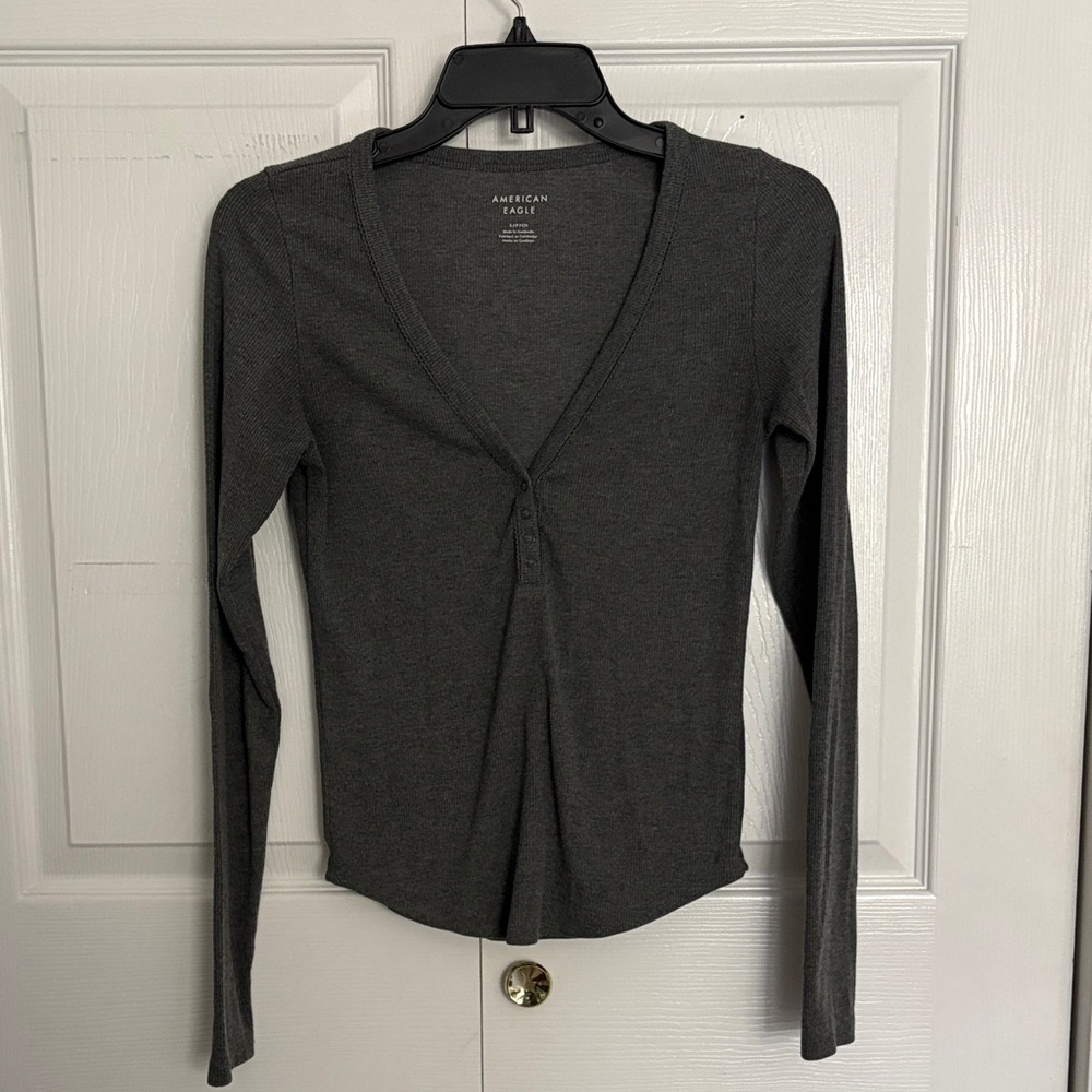 American Eagle Outfitters Charcoal Long Sleeve Henley Style Shirt Sz S